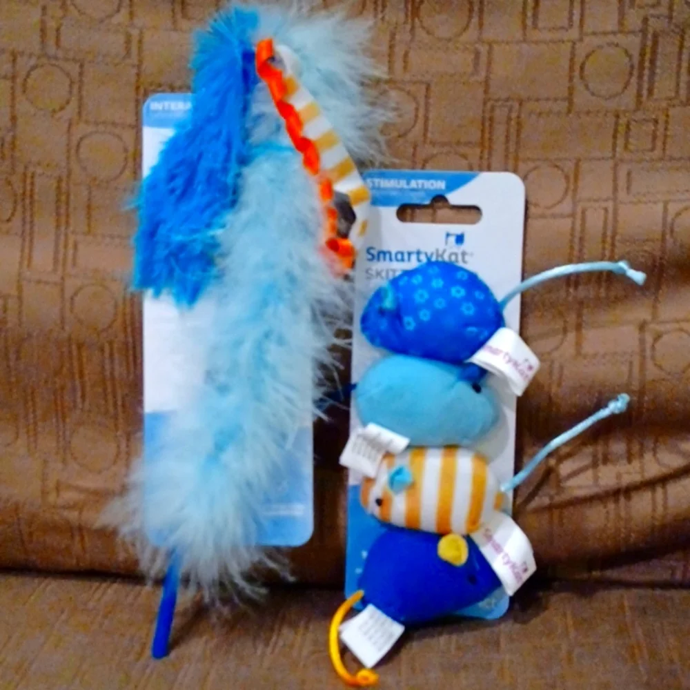 New SmartyKat Play Wand & Skitter Mice Cat Toys